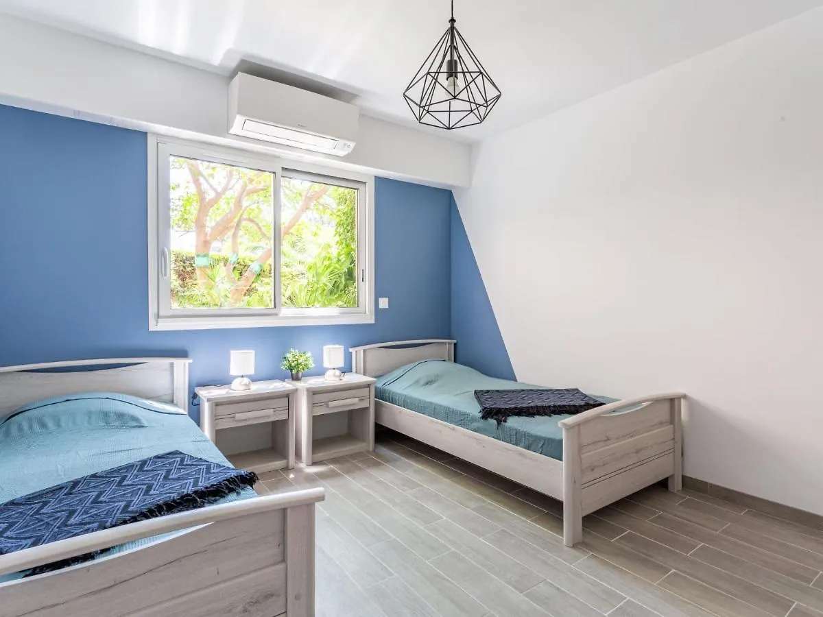 Apartment Le Phenicia By Interhome Saint-Laurent-du-Var